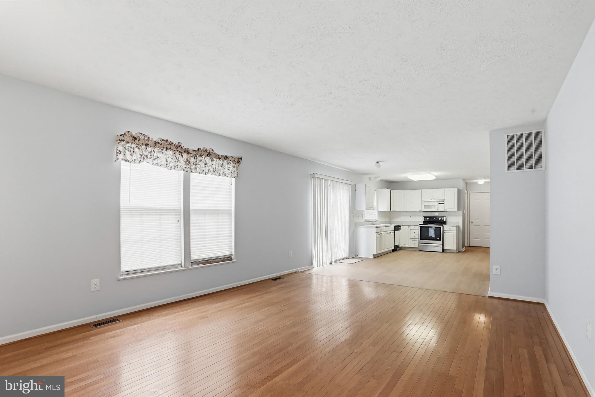 DIAMOND HILLS - Residential