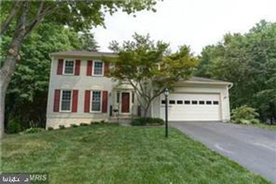 LOVELY well-maintained home in sought after community of WESTRIDGE.  3 finished levels, main level hardwoods, rec room w/walk out to large patio, super SCREENED PORCH off kitchen/family room...great house  close to elem. school, pools, and jogging trails