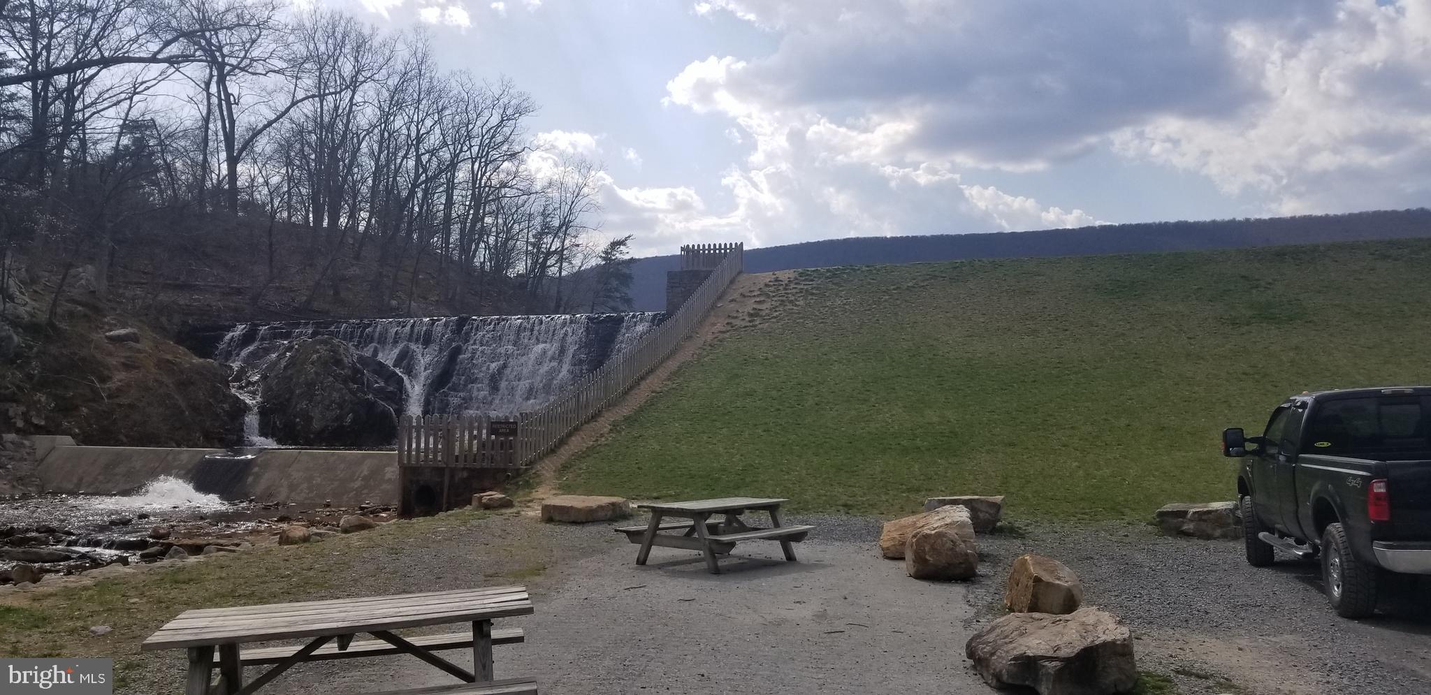 COOLFONT MOUNTAINSIDE - Residential