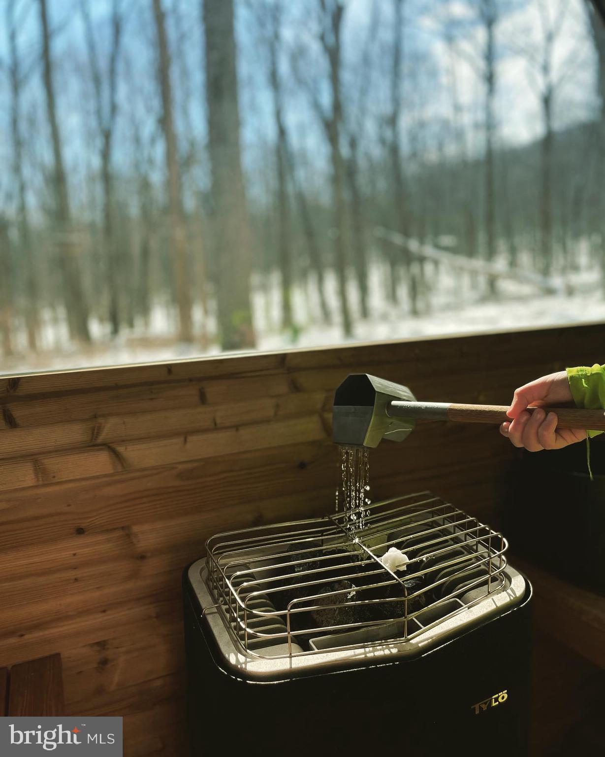 COOLFONT MOUNTAINSIDE - Residential