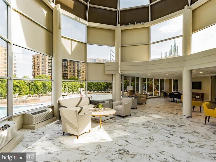 ROTONDA - Residential