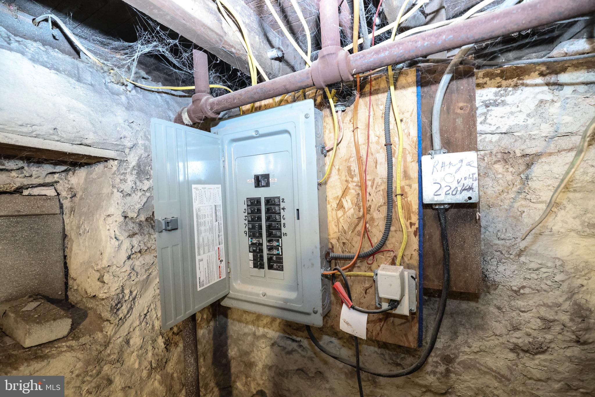 FOUNTAIN SPRINGS - Residential