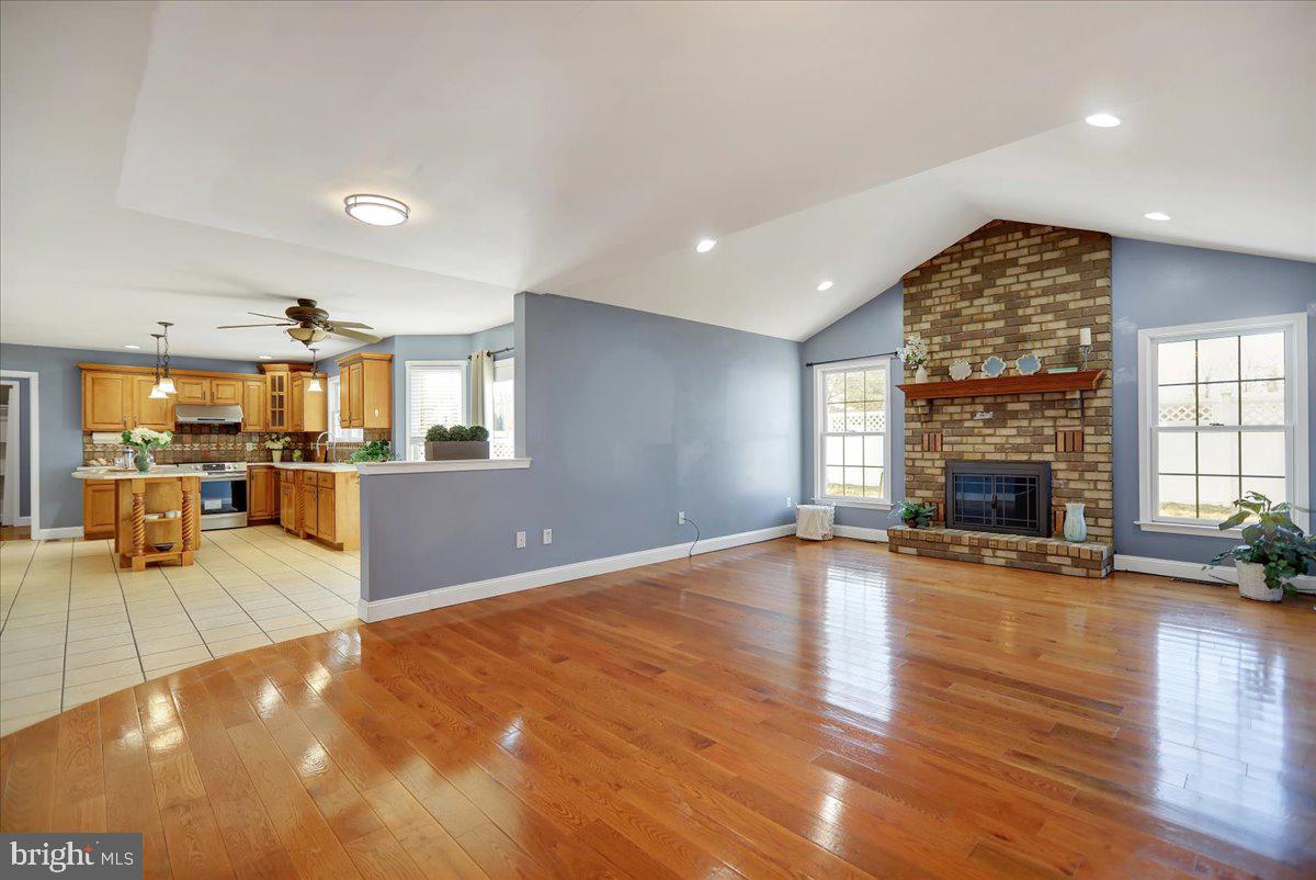 WEST LAWN - Residential