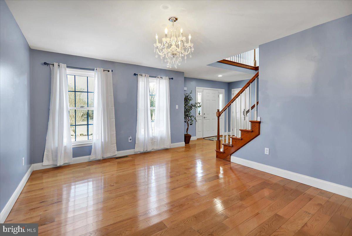 WEST LAWN - Residential