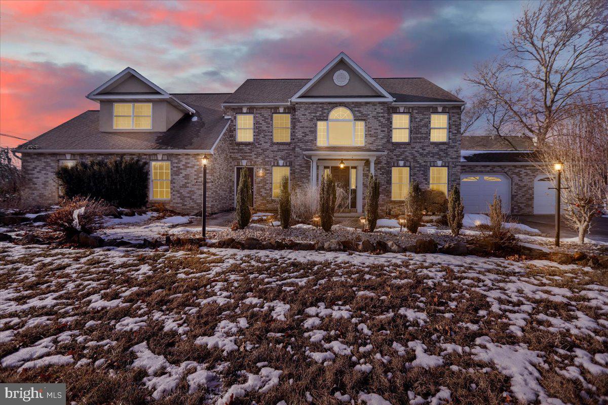 WEST LAWN - Residential