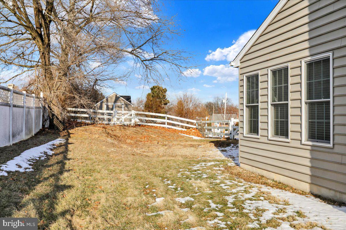 WEST LAWN - Residential