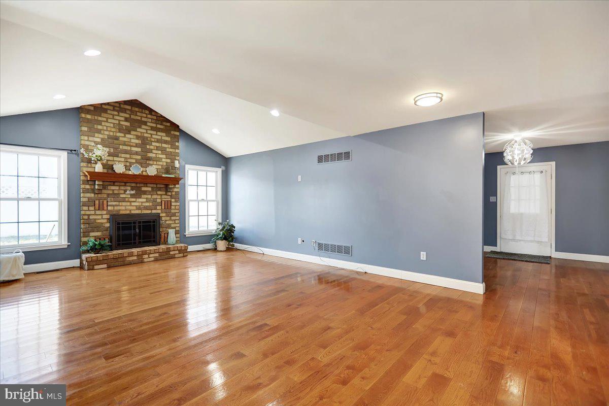 WEST LAWN - Residential