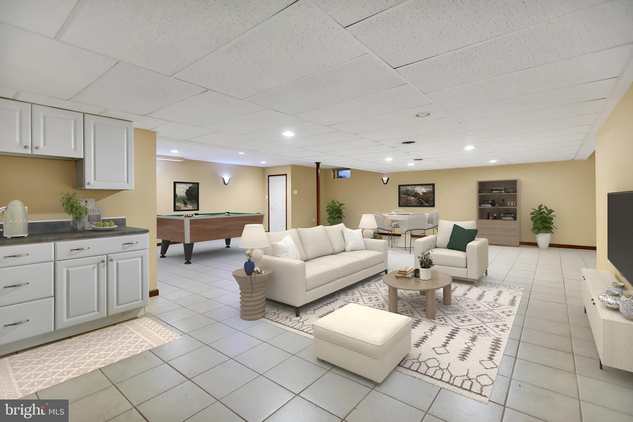 WEST LAWN - Residential