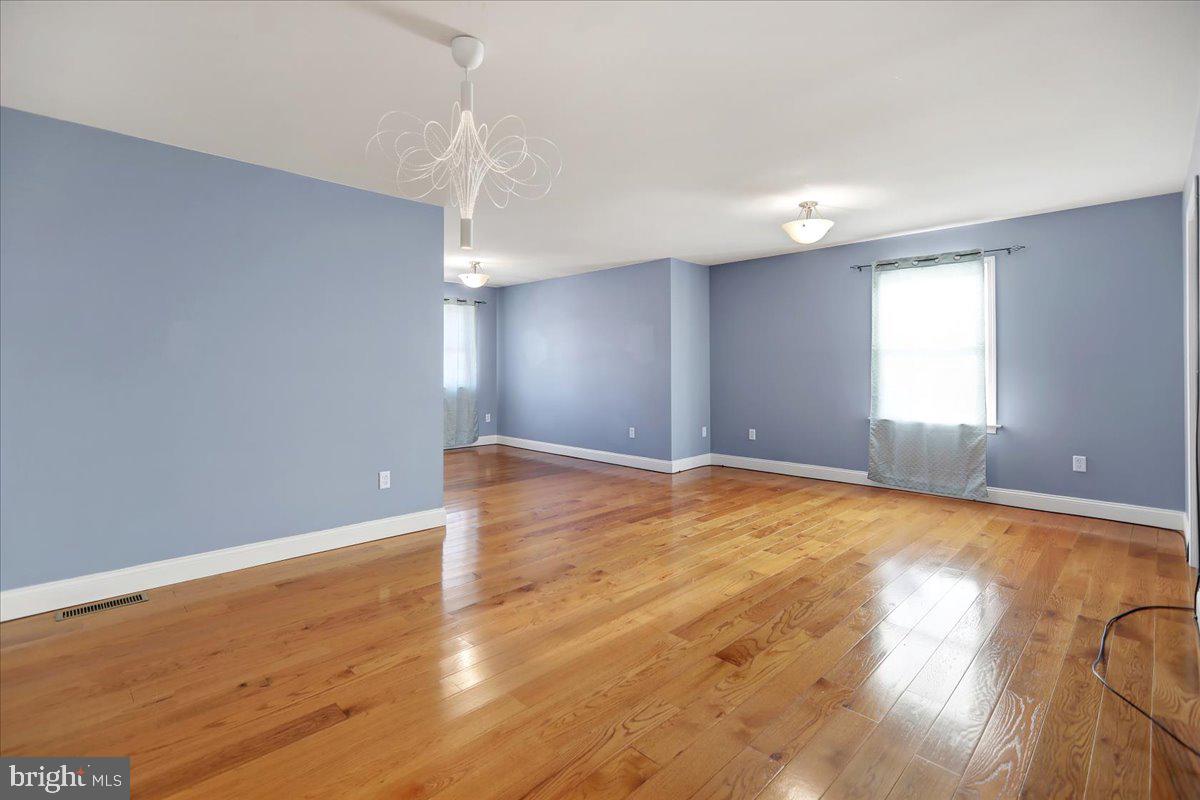 WEST LAWN - Residential