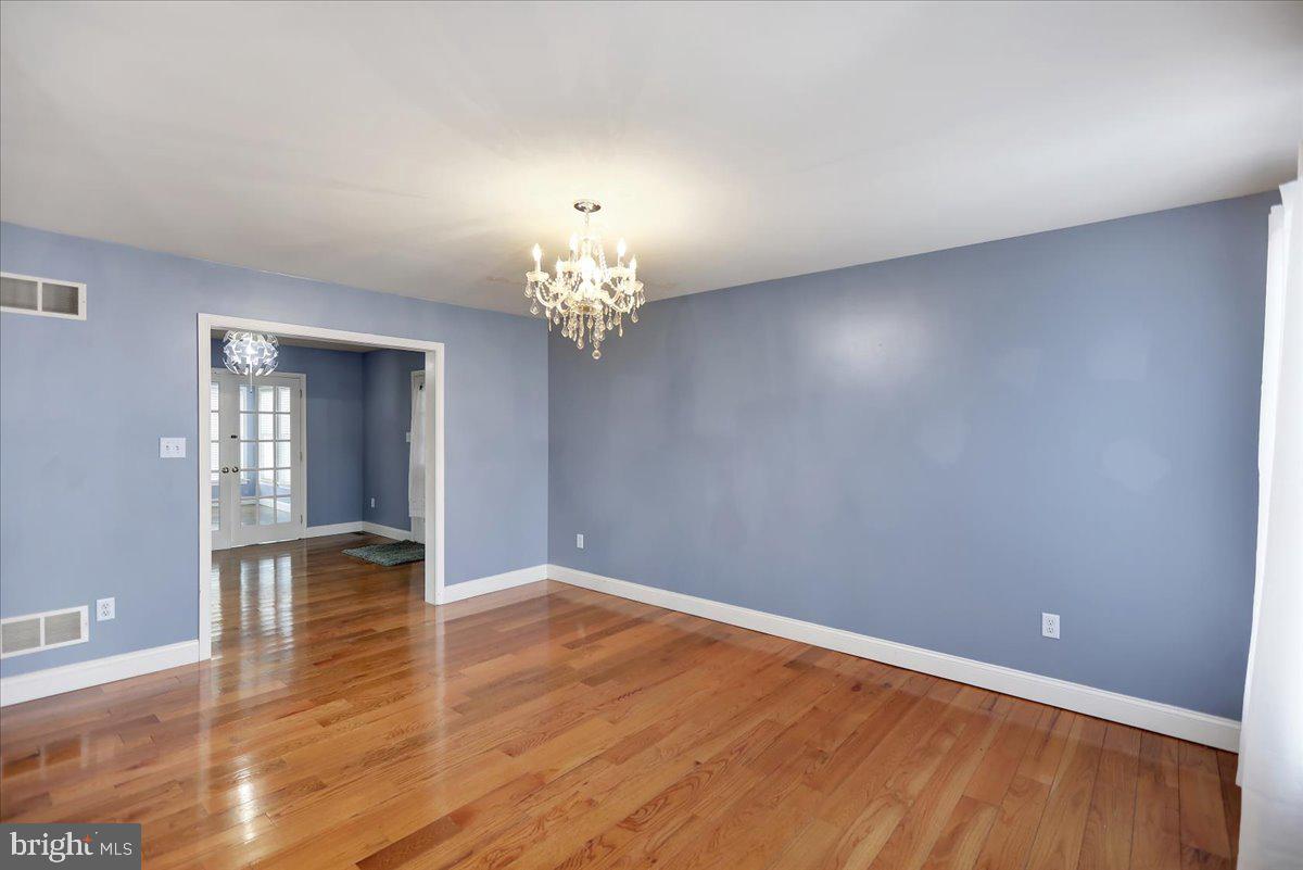 WEST LAWN - Residential