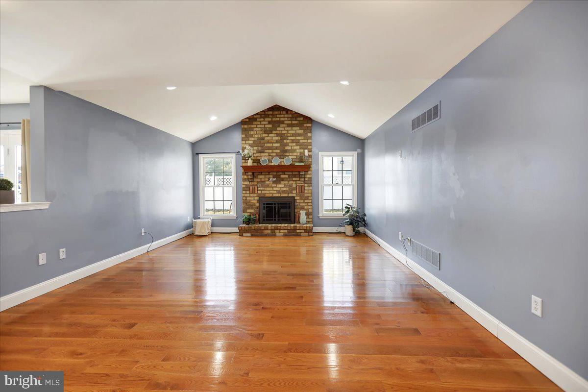 WEST LAWN - Residential