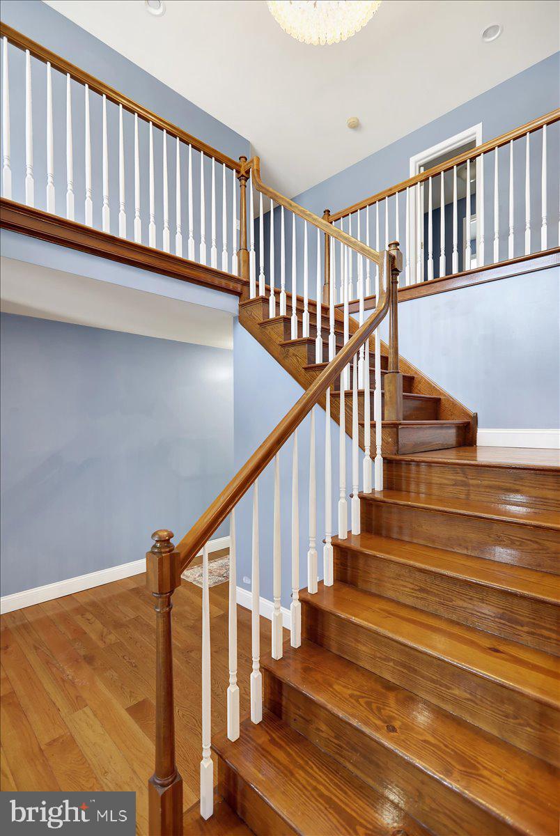 WEST LAWN - Residential