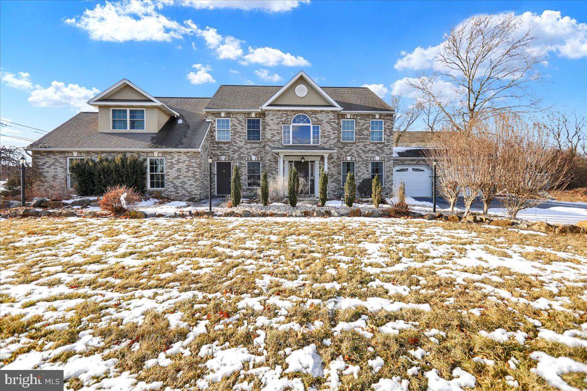 WEST LAWN - Residential