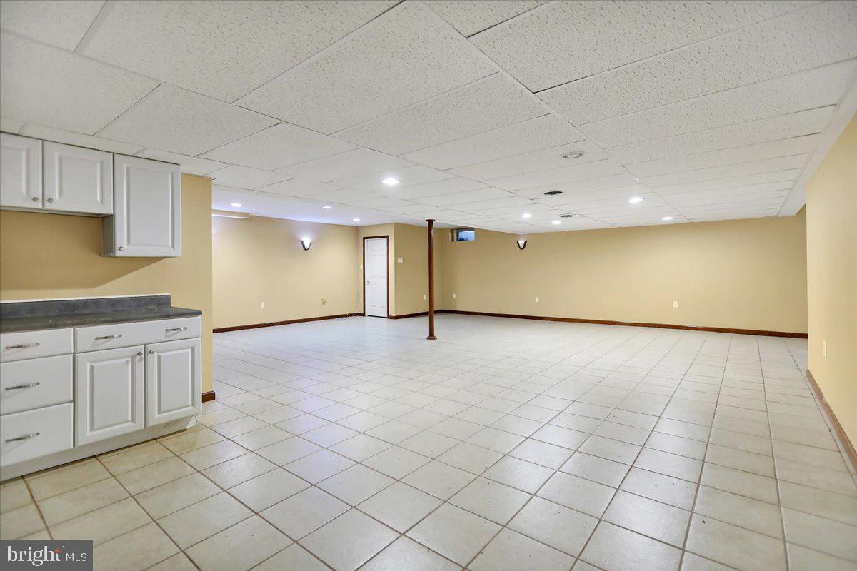 WEST LAWN - Residential