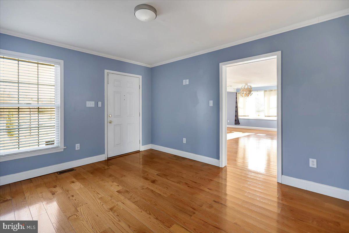 WEST LAWN - Residential