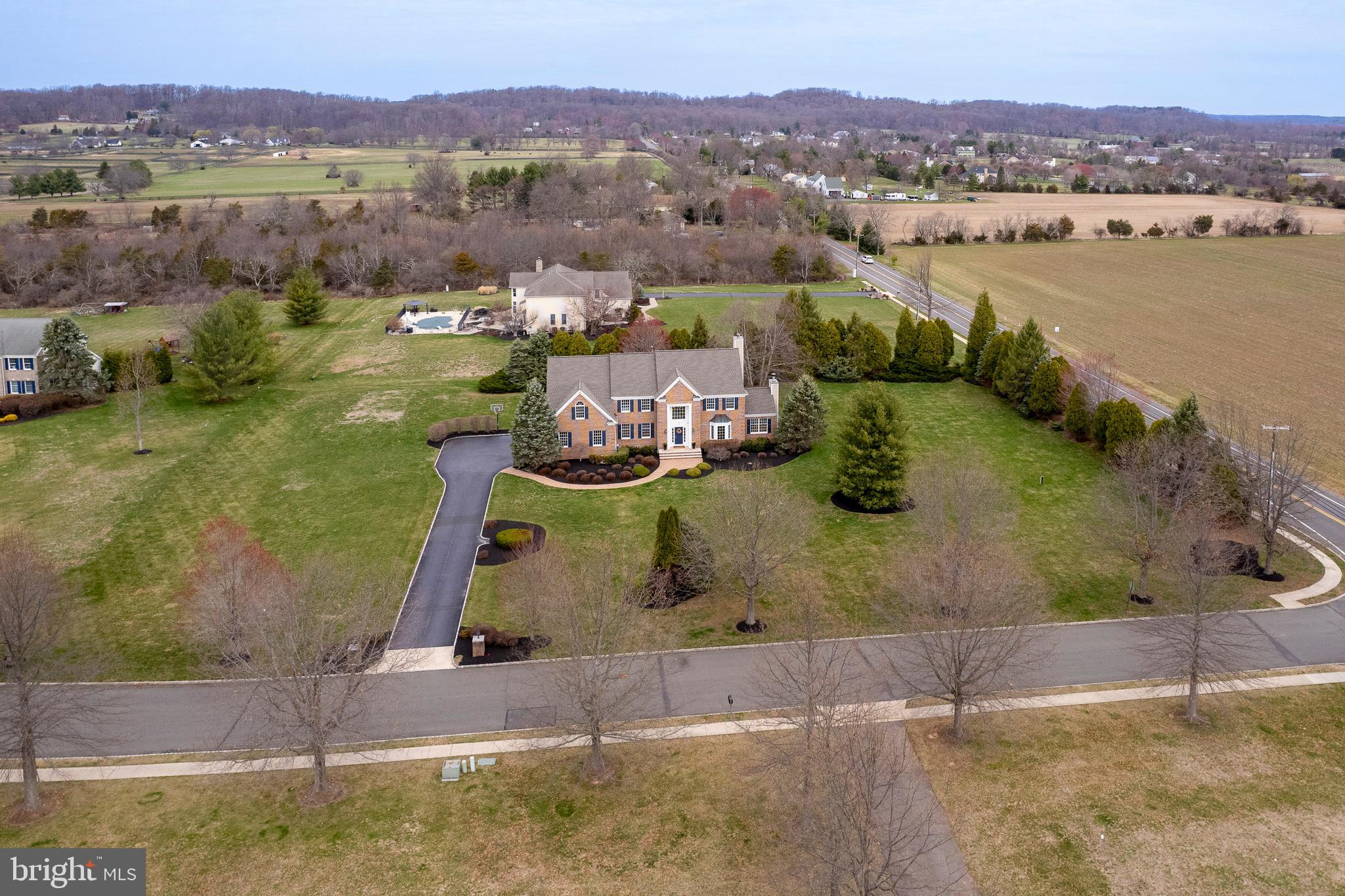 2 HUNTERS RIDGE DRIVE