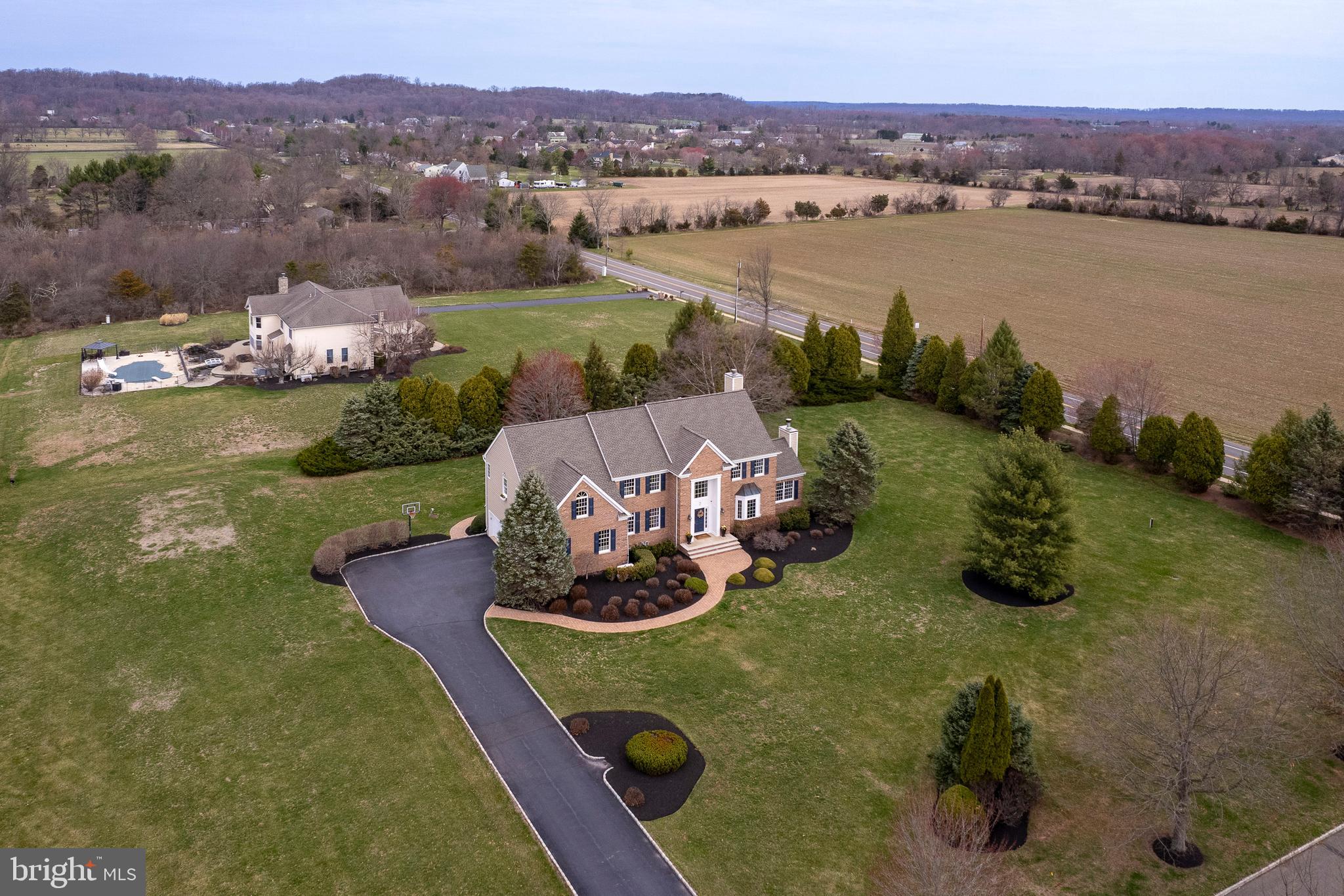 2 HUNTERS RIDGE DRIVE