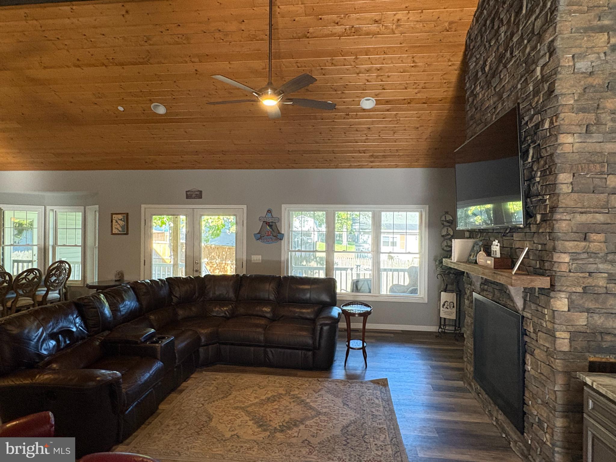 SELBY ON THE BAY - Residential