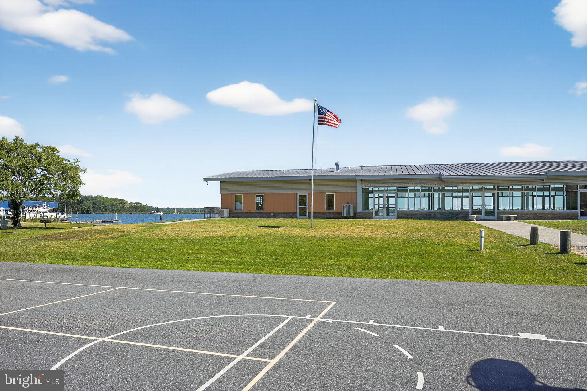 SELBY ON THE BAY - Residential