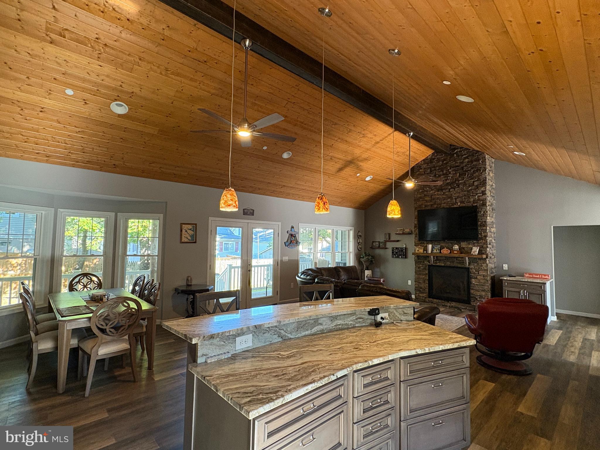 SELBY ON THE BAY - Residential