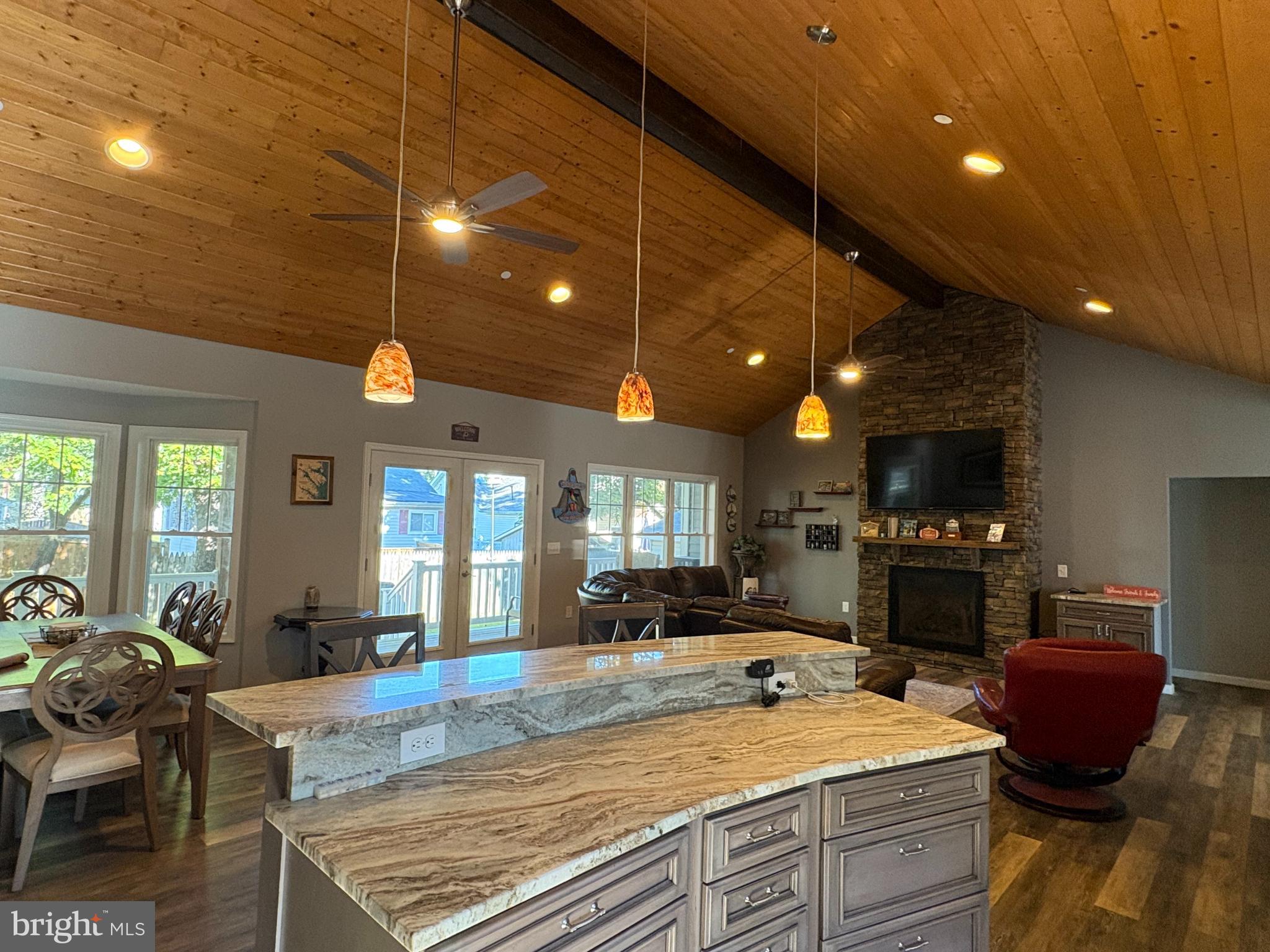 SELBY ON THE BAY - Residential