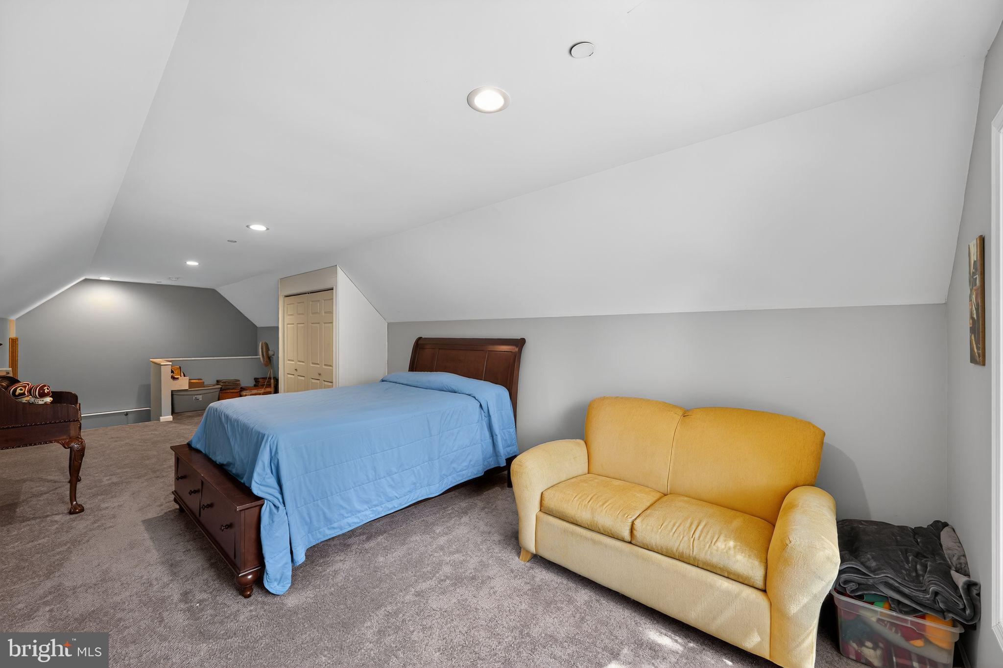 SELBY ON THE BAY - Residential