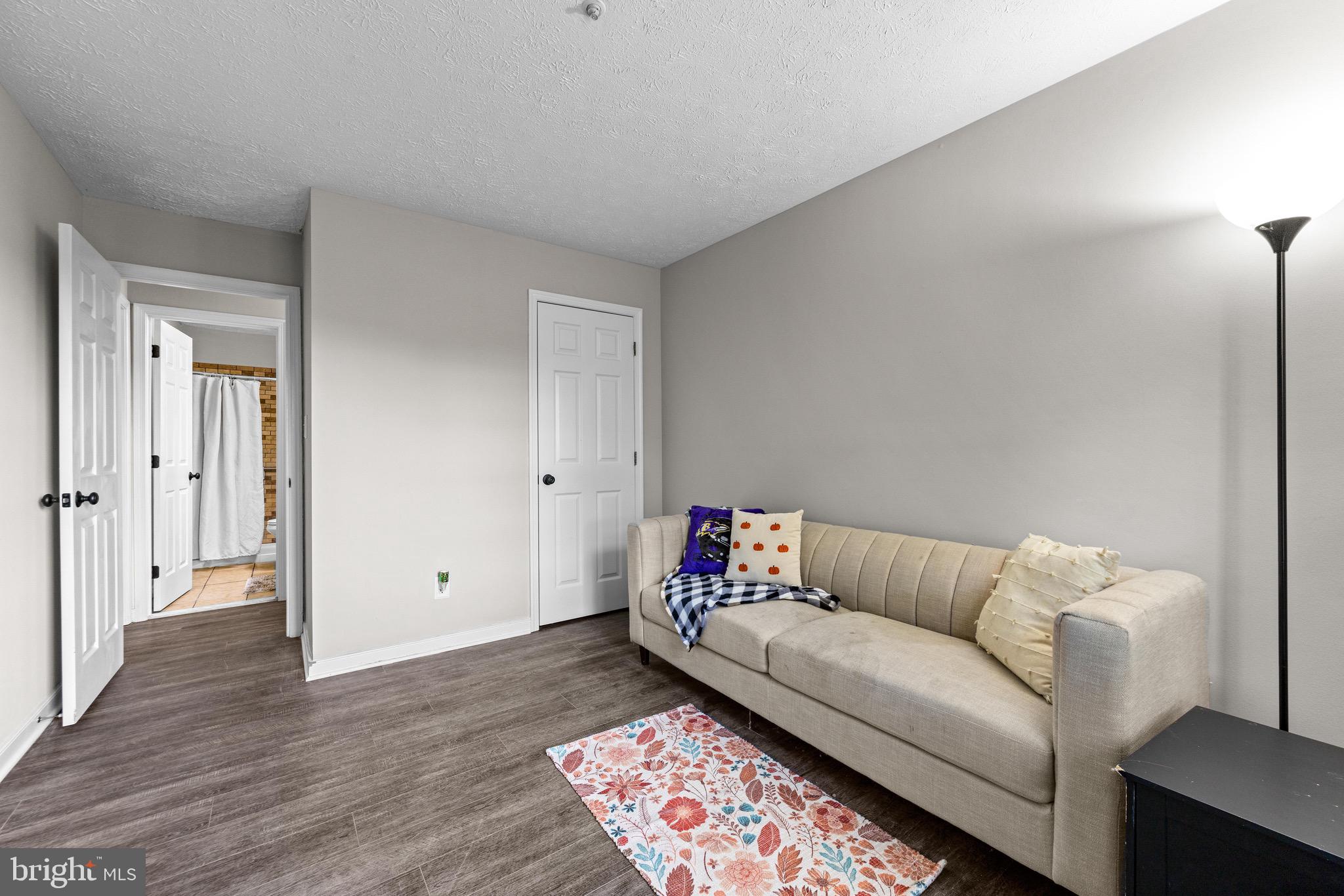 POND CONDOMINIUMS - Residential