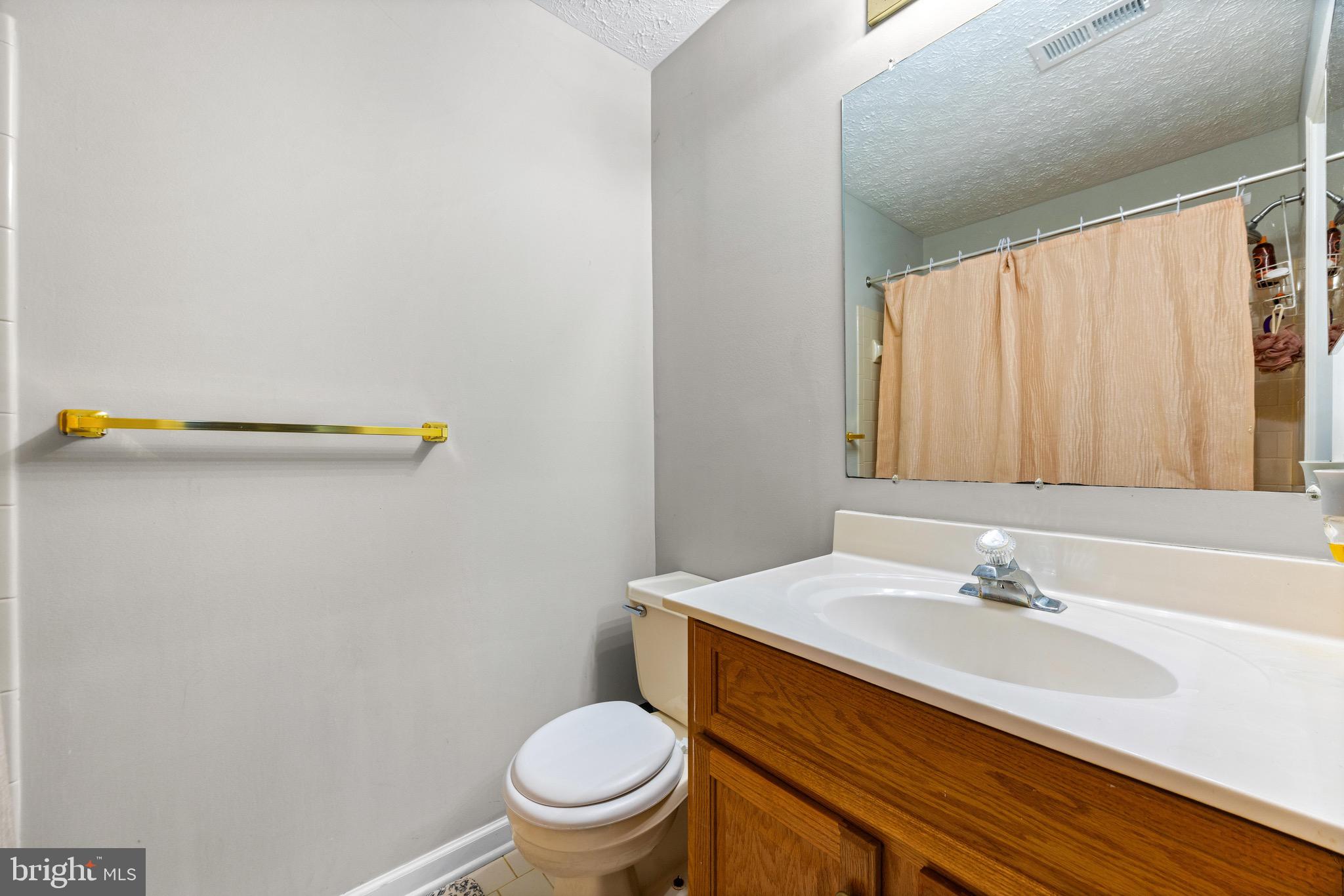 POND CONDOMINIUMS - Residential