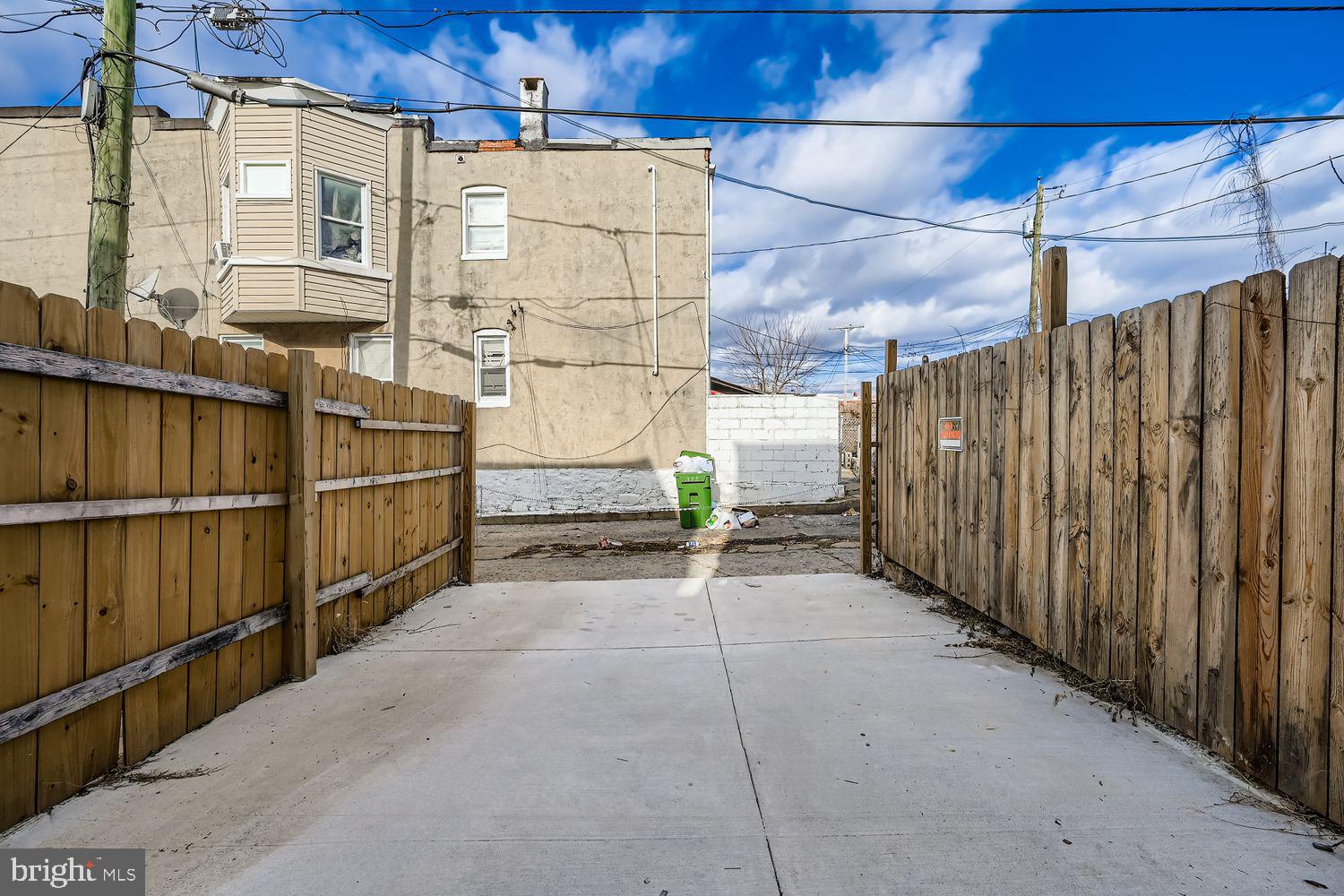 EAST BALTIMORE MIDWAY - Residential