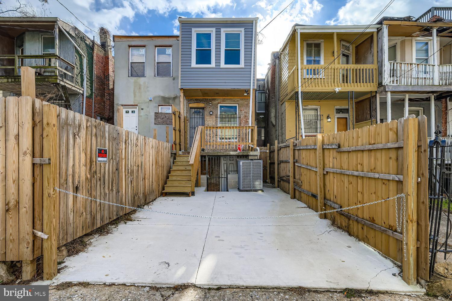 EAST BALTIMORE MIDWAY - Residential