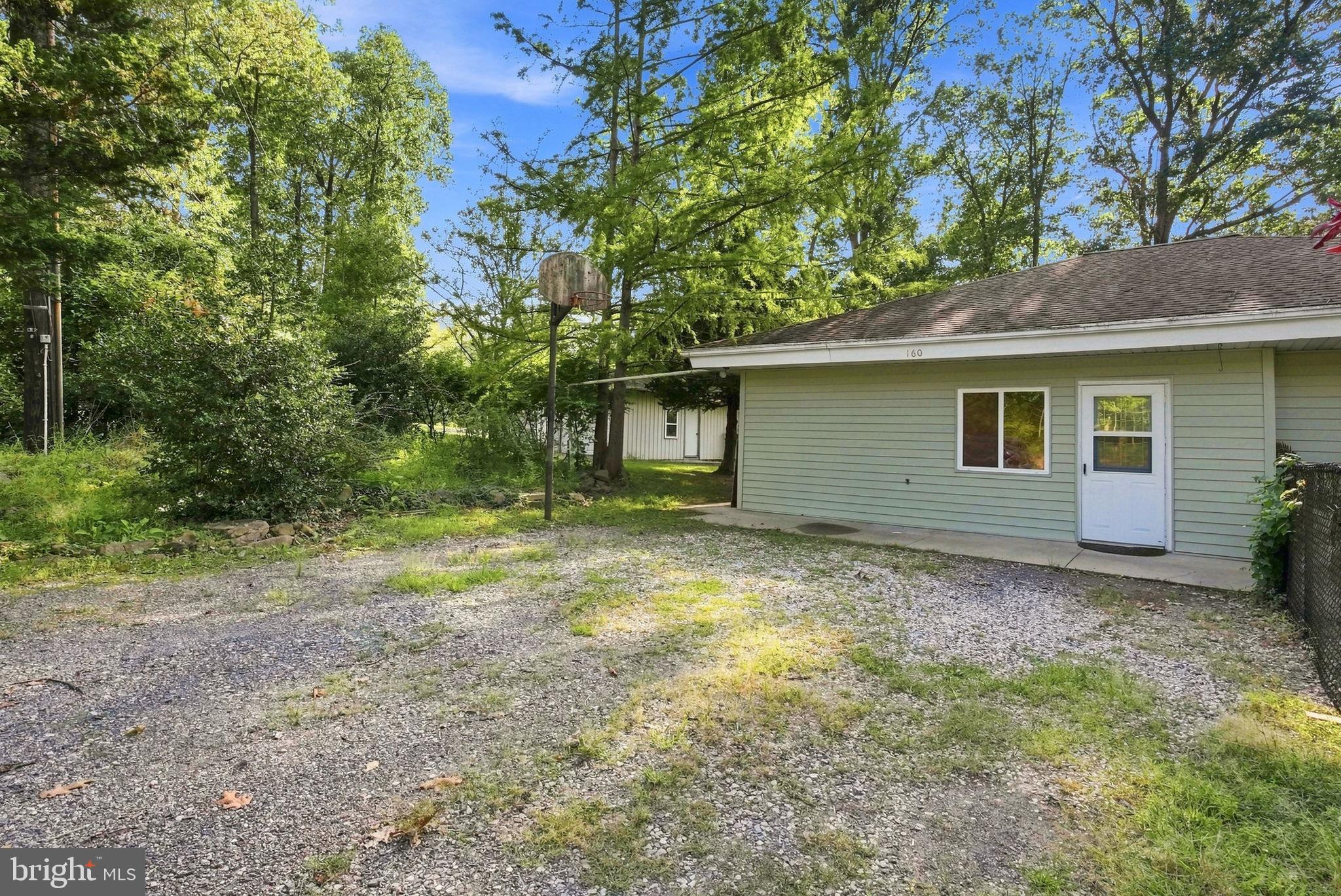160 KENNEDY LANE