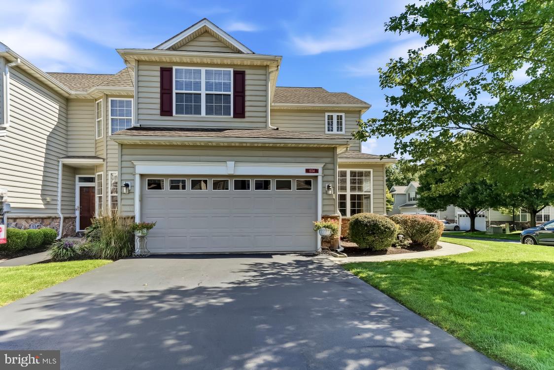1534 LEXINGTON WAY