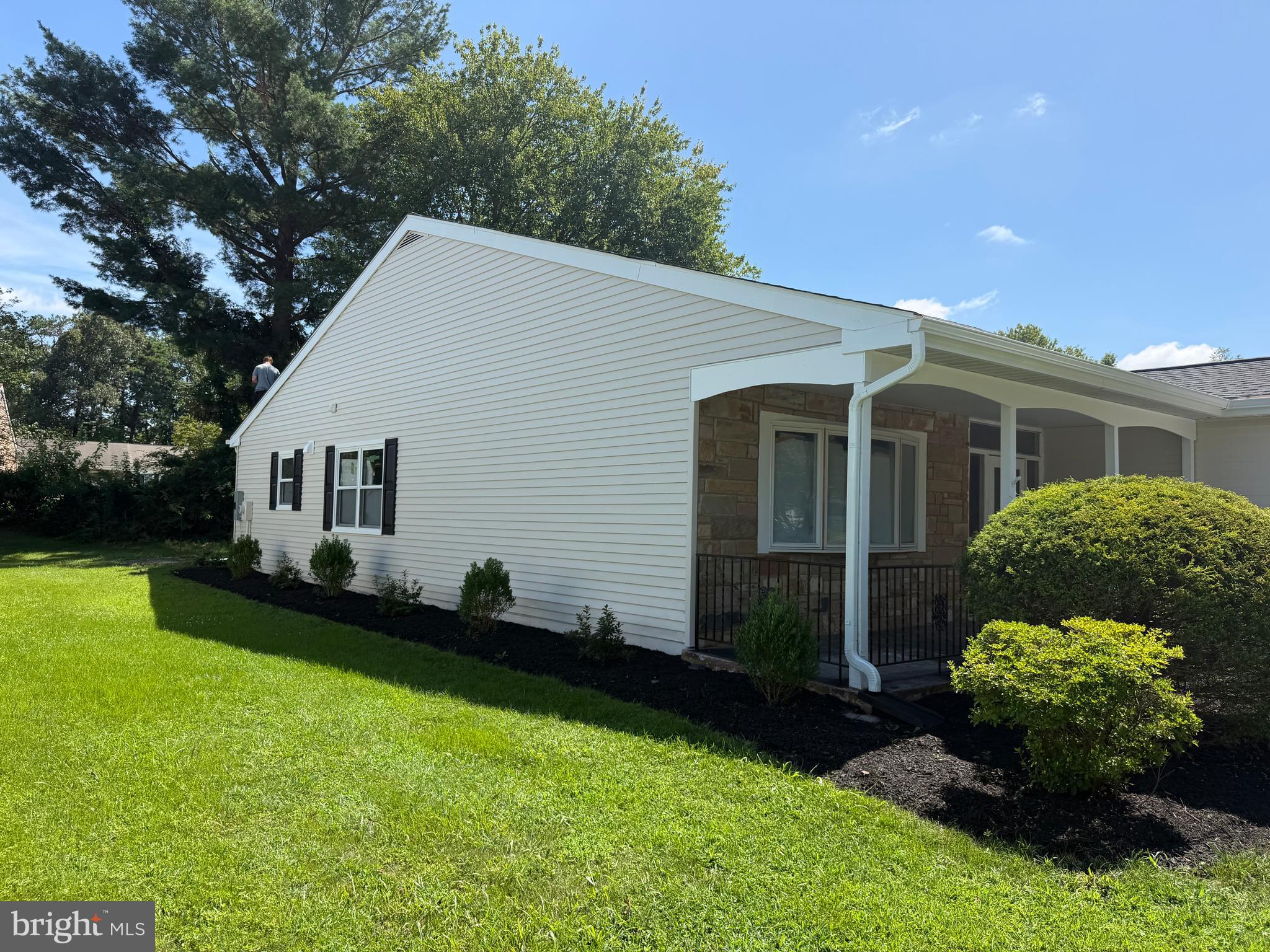 64 HUNTINGTON DRIVE