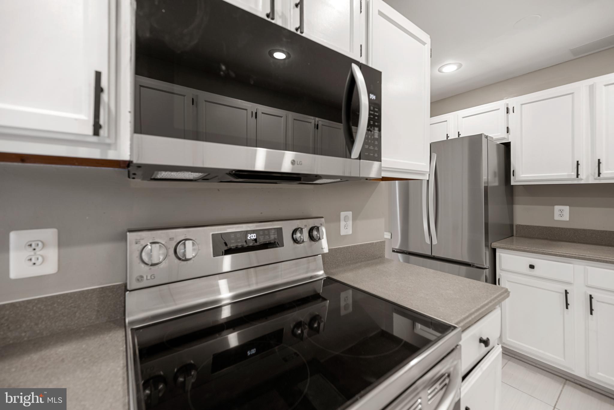 6104 OLD BRENTFORD COURT