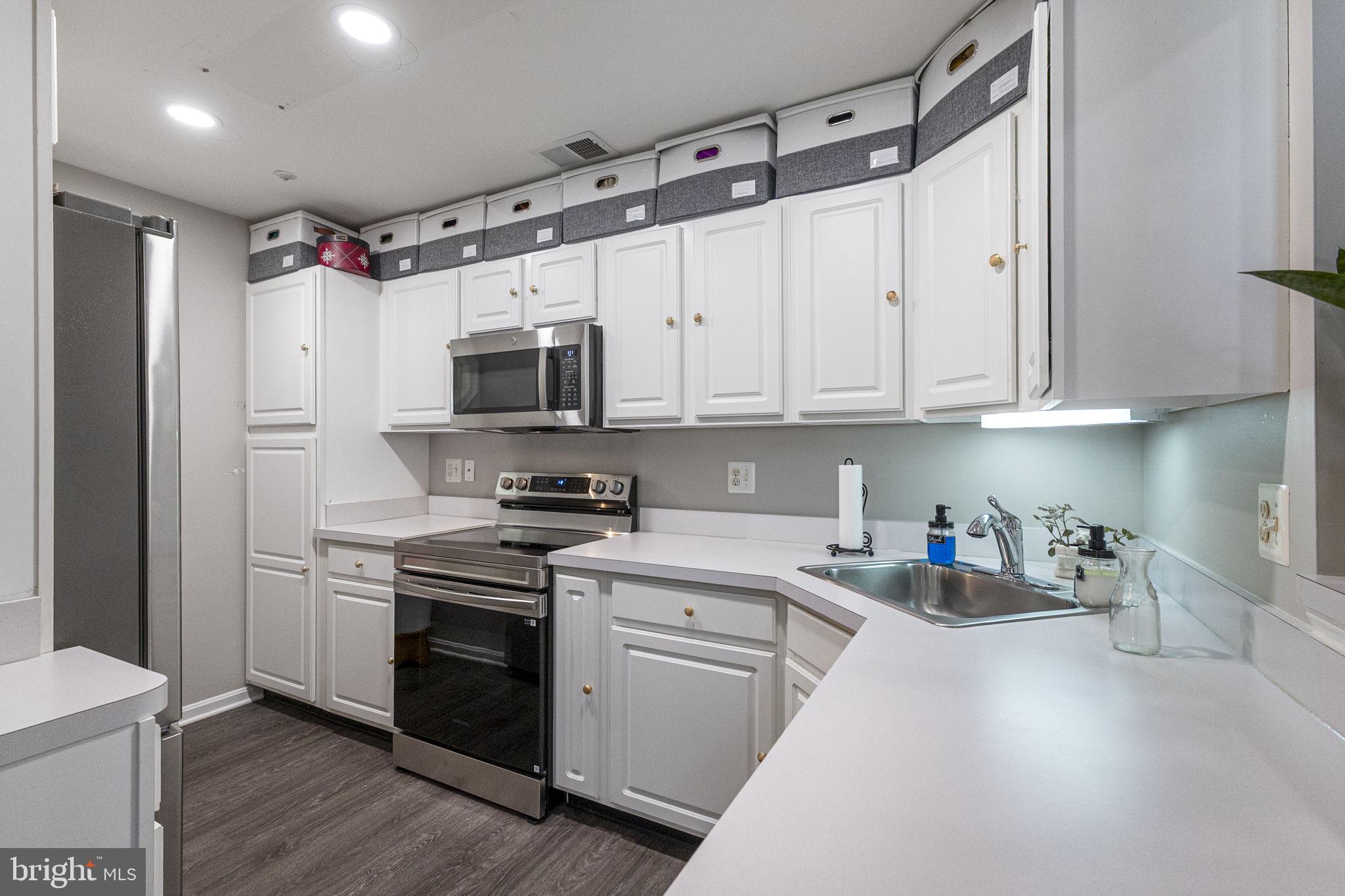 WINIFRED MANOR - Residential