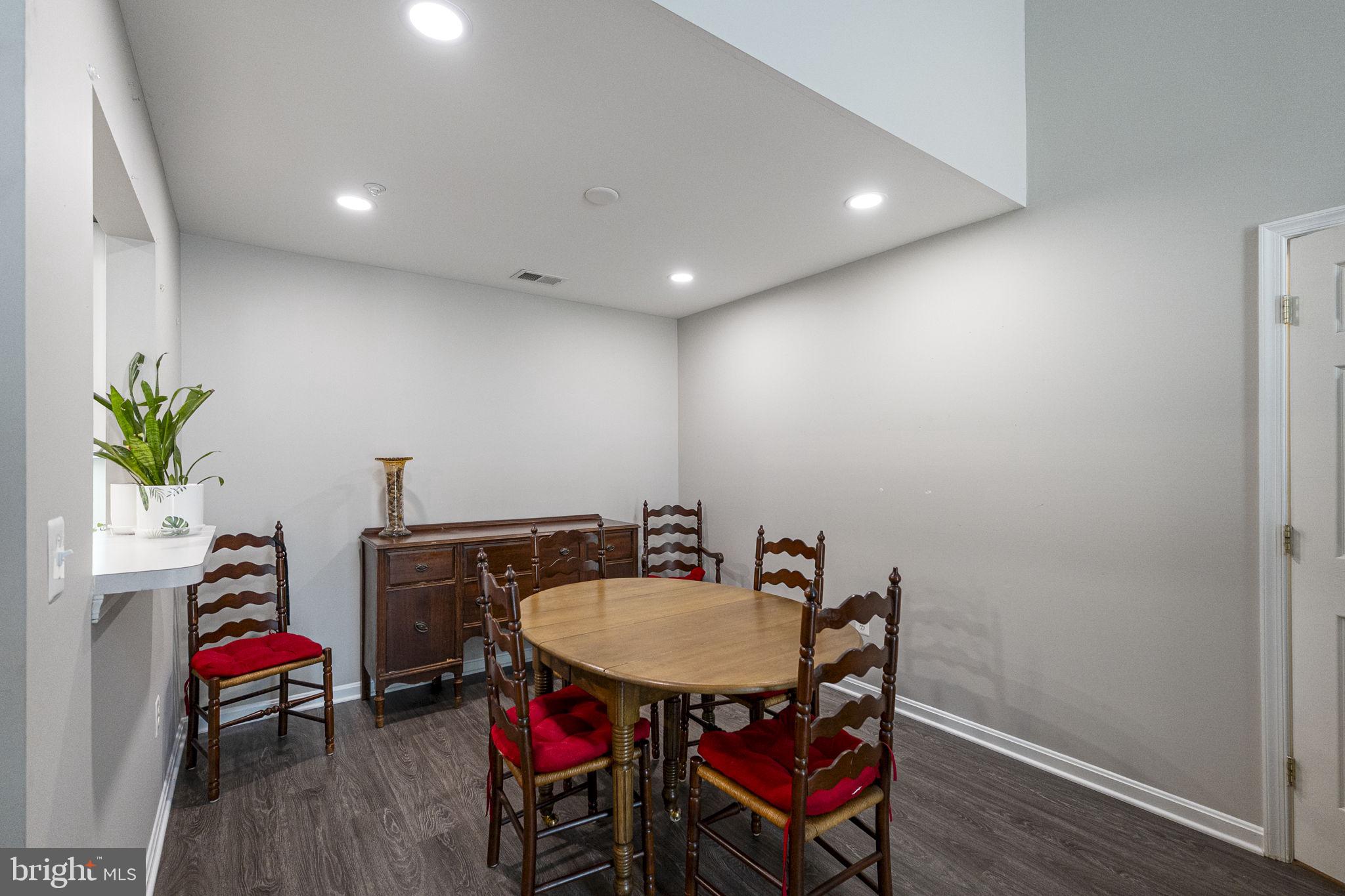 WINIFRED MANOR - Residential