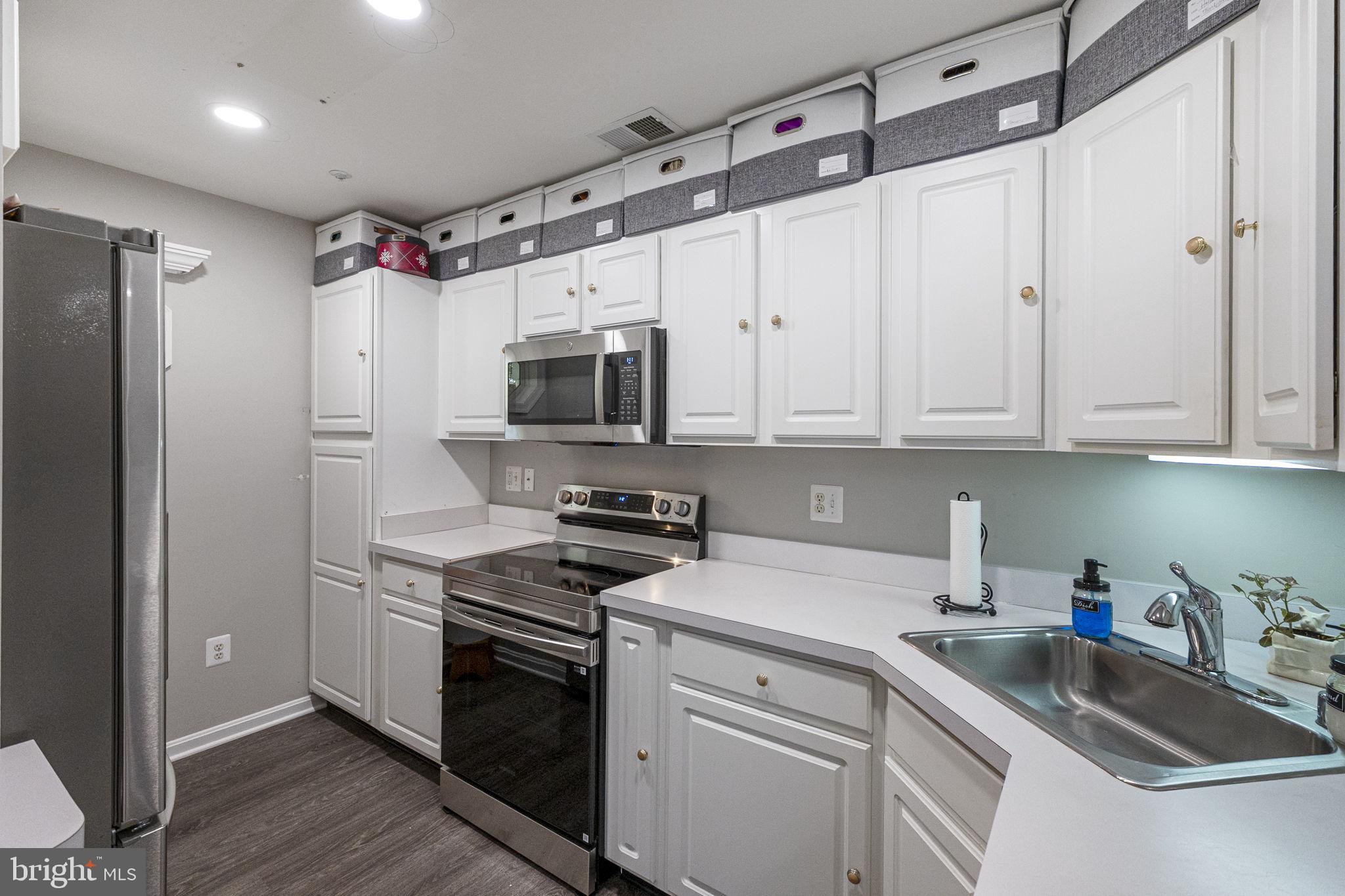 WINIFRED MANOR - Residential