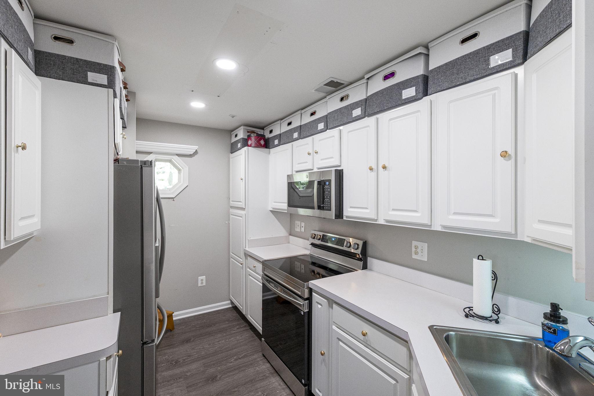 WINIFRED MANOR - Residential