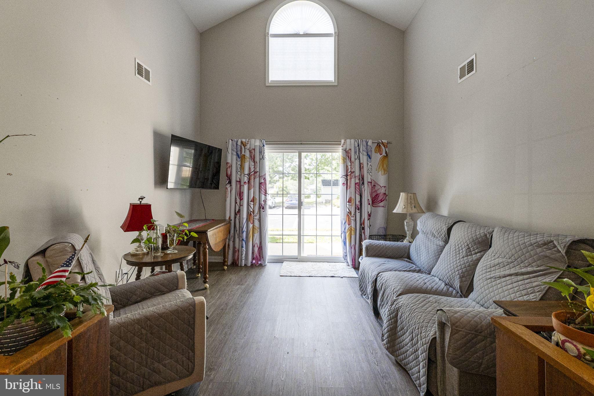 WINIFRED MANOR - Residential