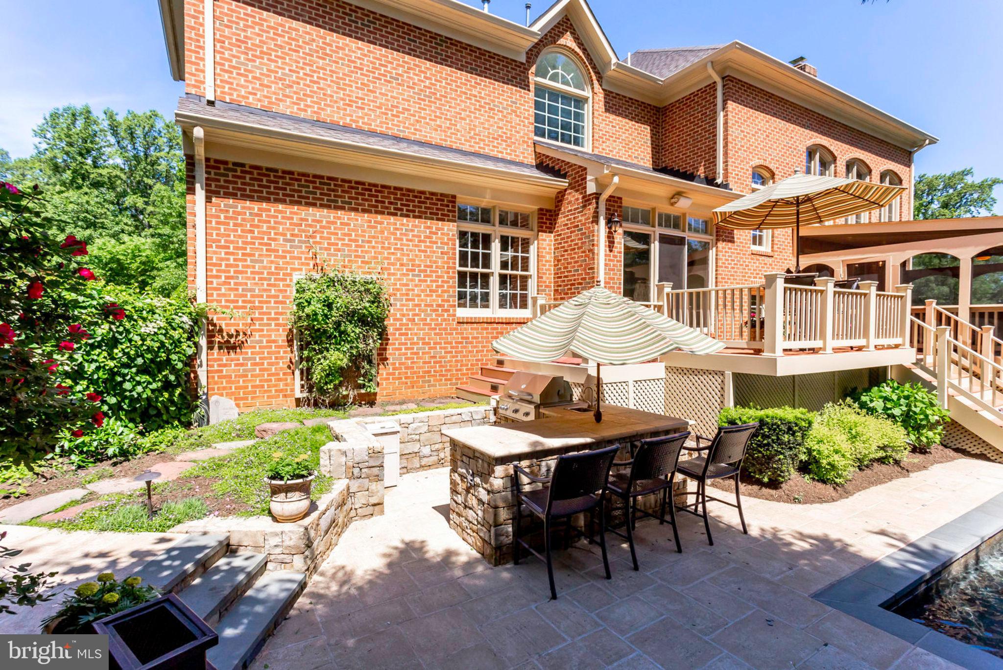 HUNTING HILLS - Residential