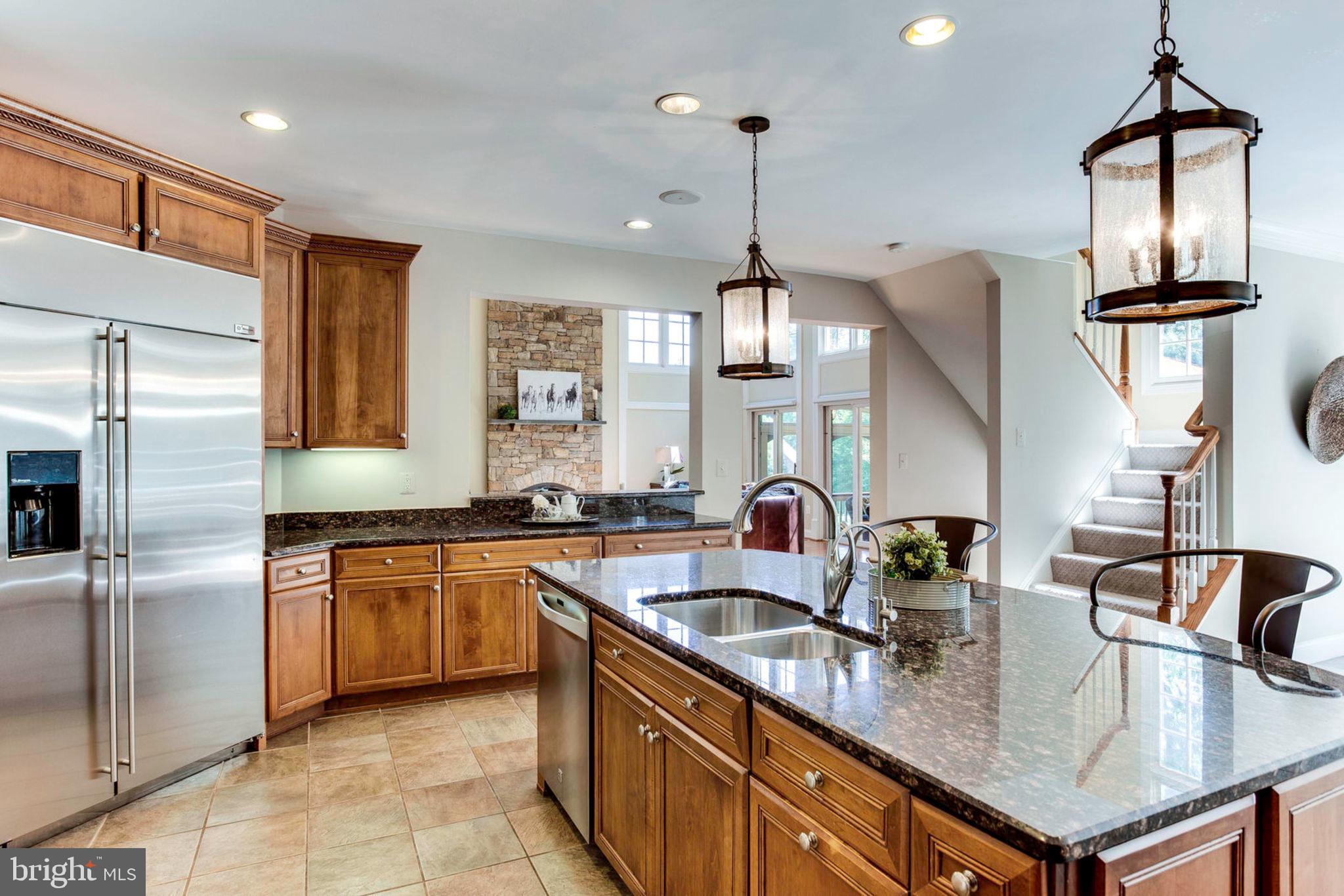 HUNTING HILLS - Residential