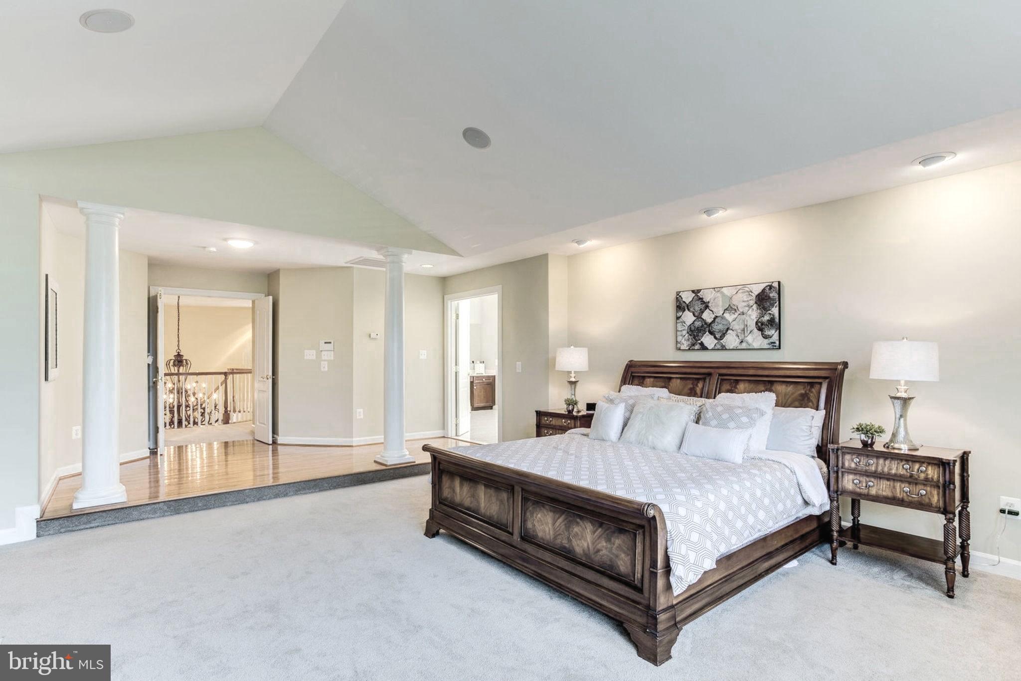 HUNTING HILLS - Residential