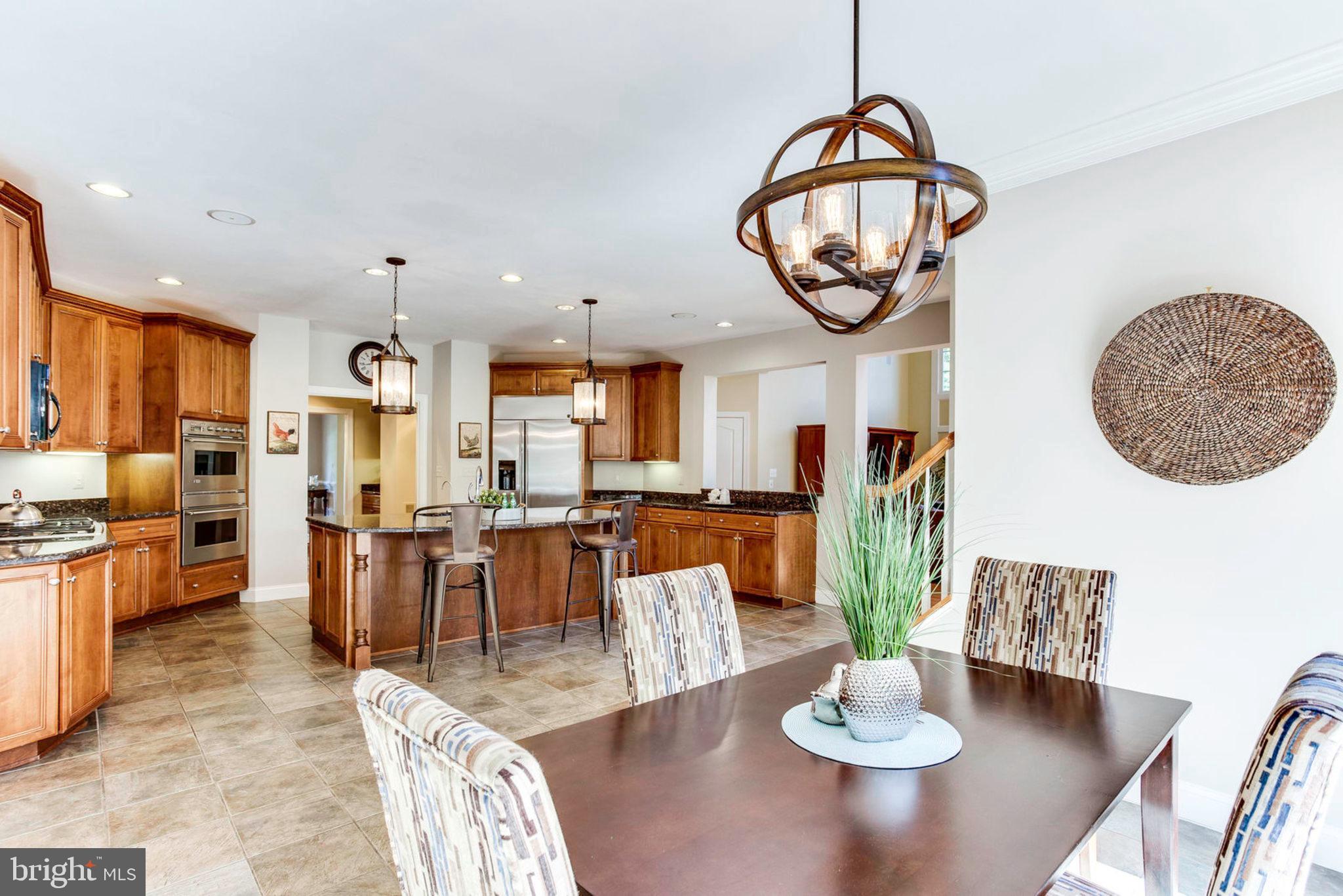 HUNTING HILLS - Residential