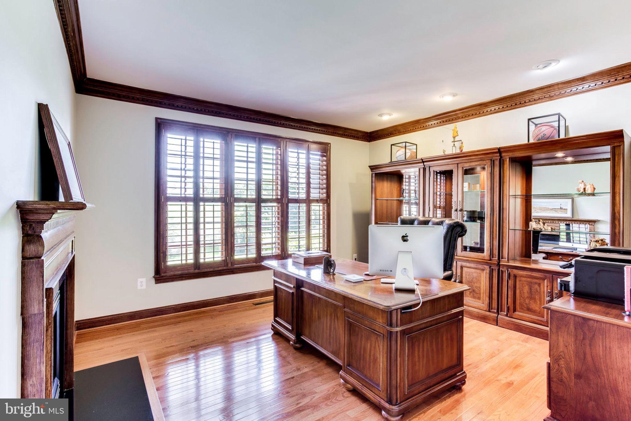 HUNTING HILLS - Residential