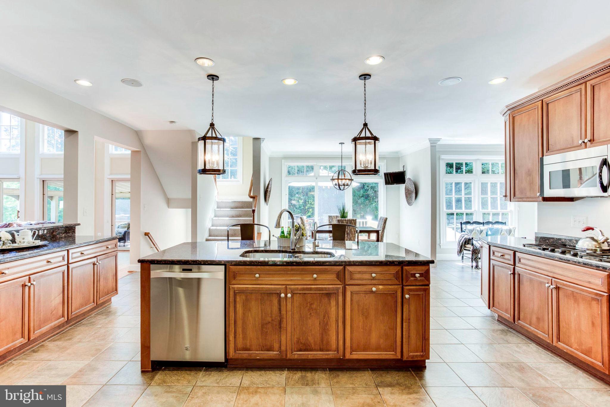 HUNTING HILLS - Residential