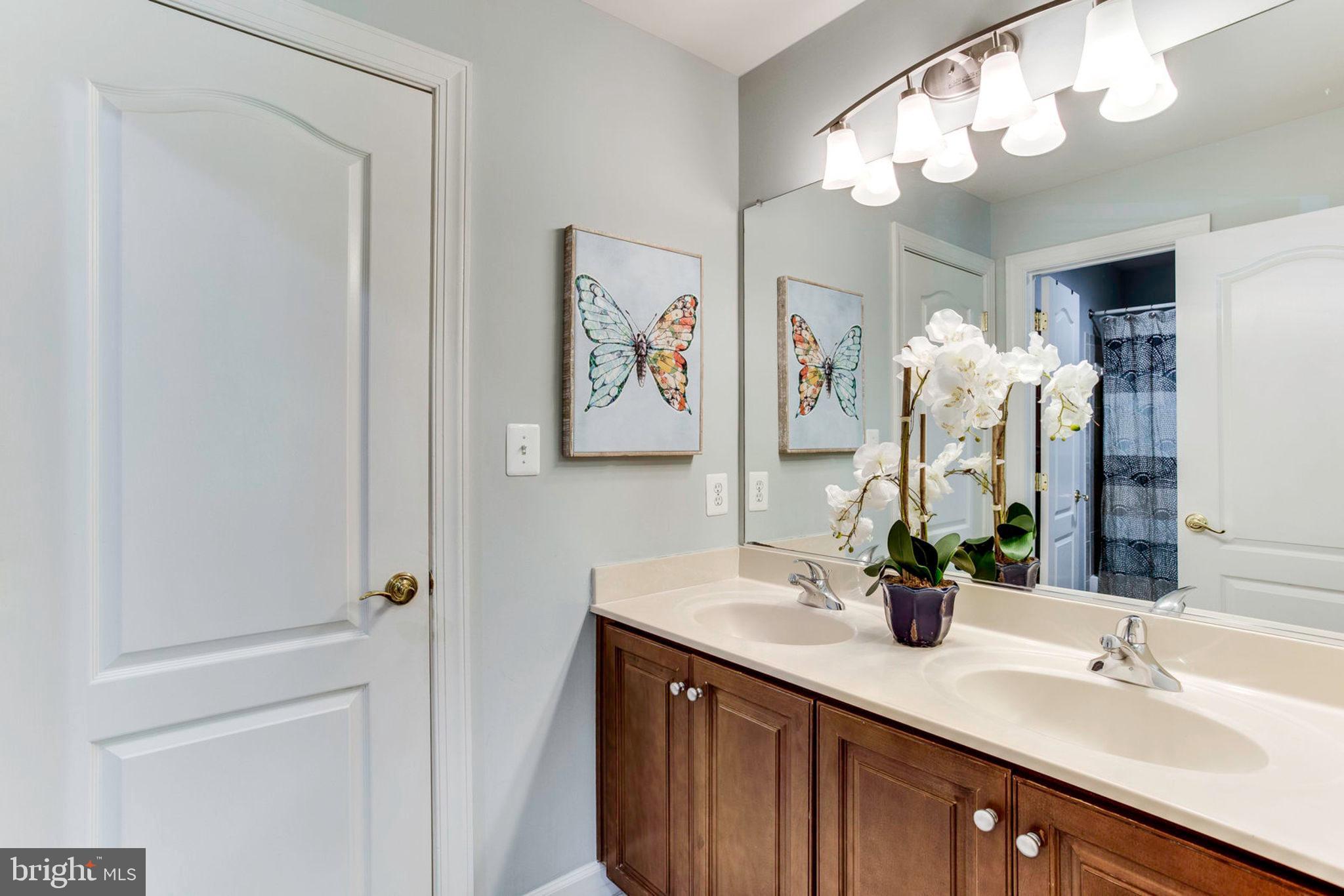 HUNTING HILLS - Residential