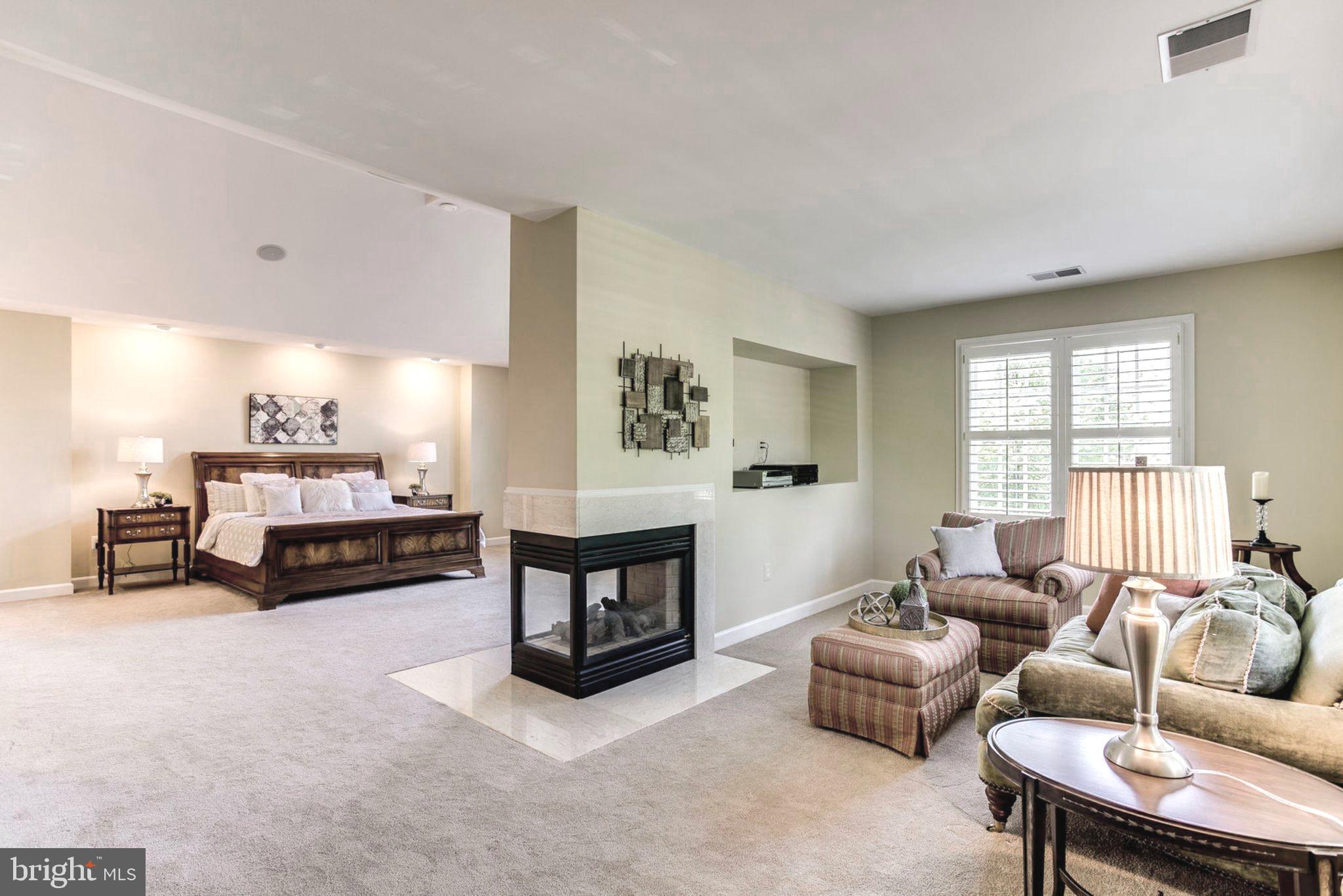 HUNTING HILLS - Residential