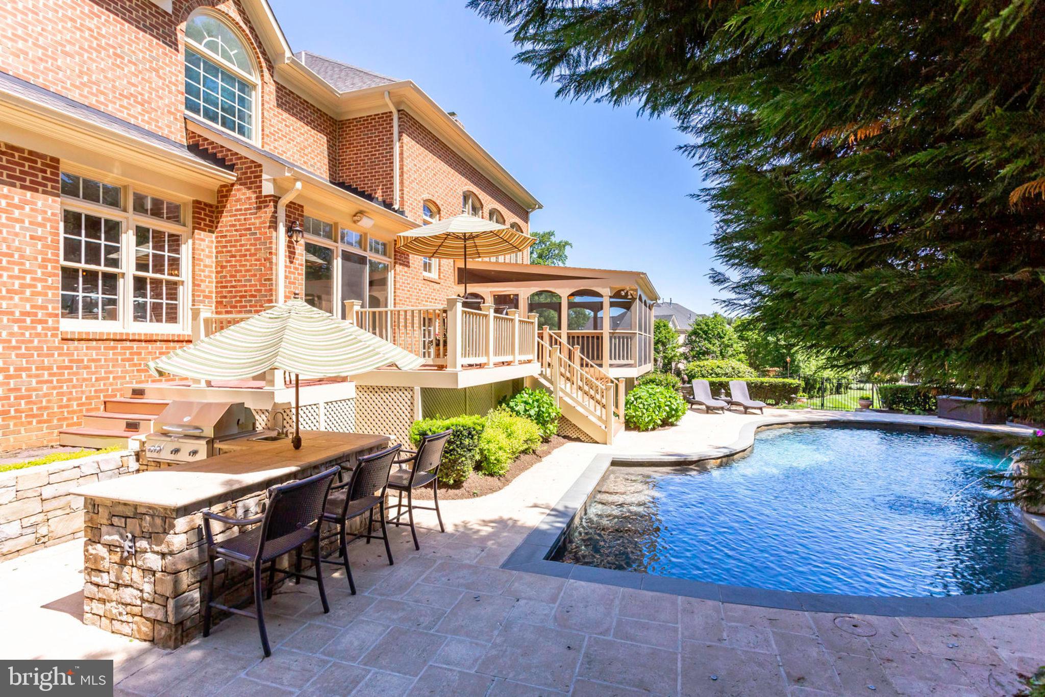 HUNTING HILLS - Residential