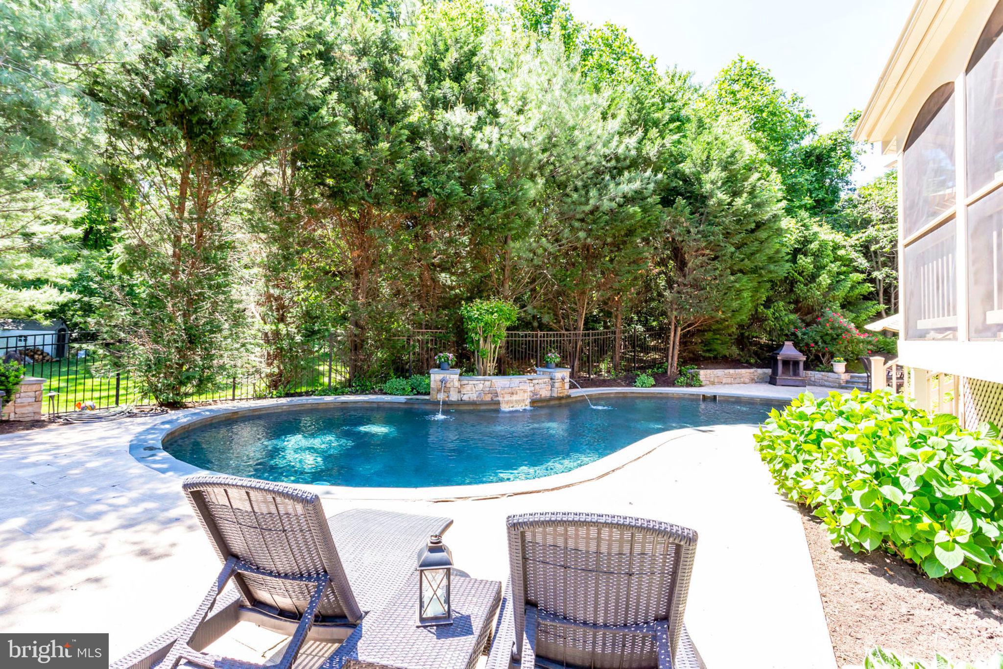 HUNTING HILLS - Residential