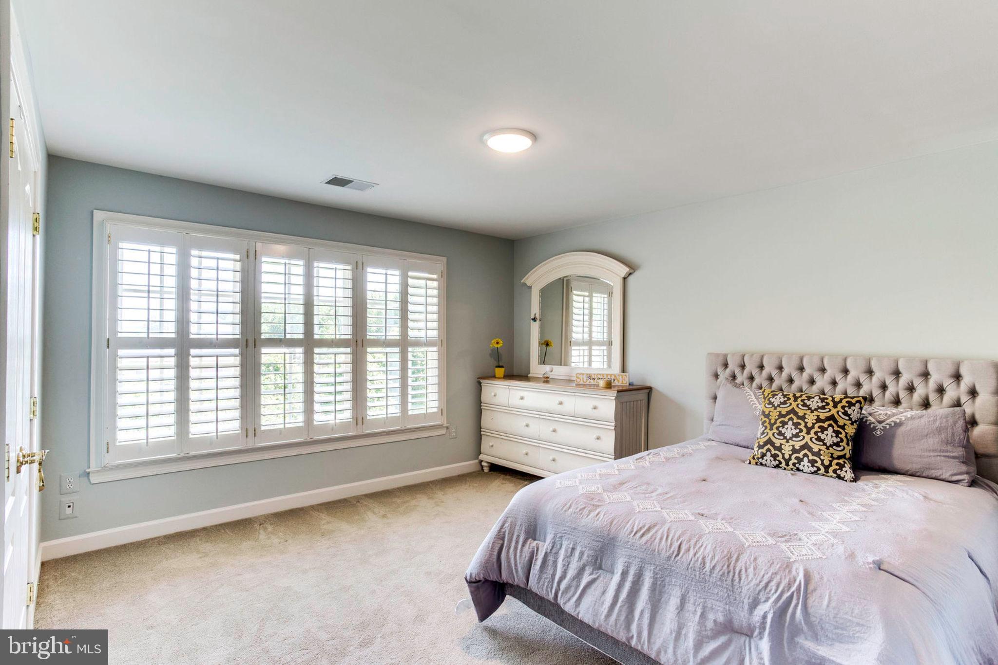 HUNTING HILLS - Residential